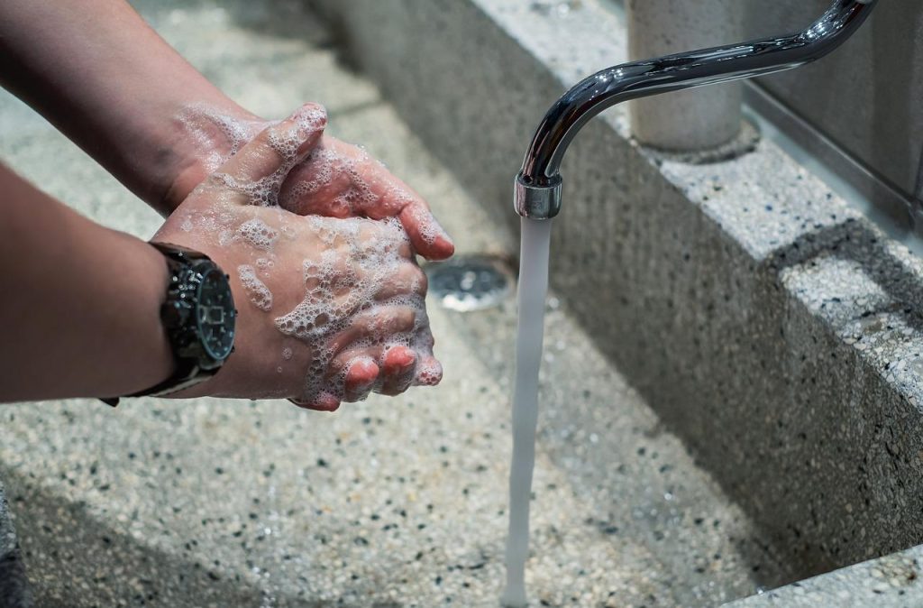 Schone en hygiënische werkplek met moderne facilitaire voorzieningen voor gezond en productief werken