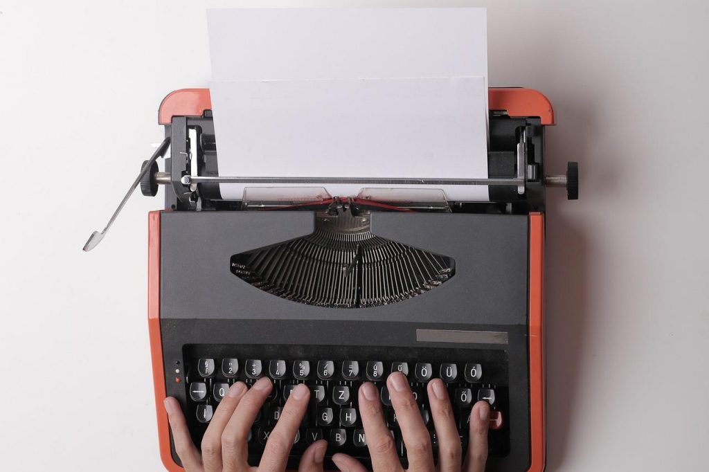 Illustratie van een succesvolle copywriter in Middelburg die aan een tekst werkt met focus op copywriting en content marketin