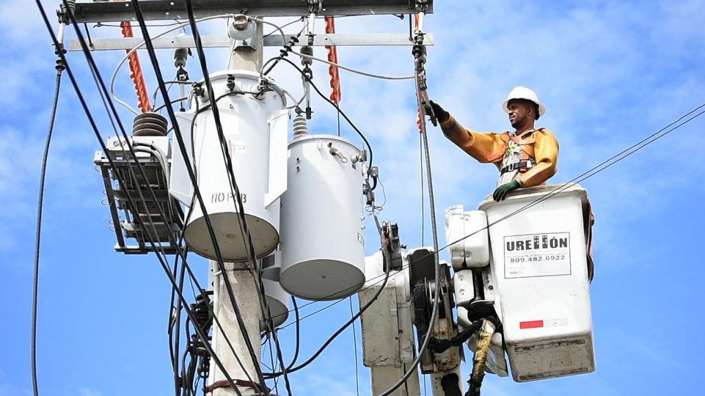 Professionele elektricien voert elektrische inspectie uit in Harderwijk huis voor veiligheid en efficiëntie