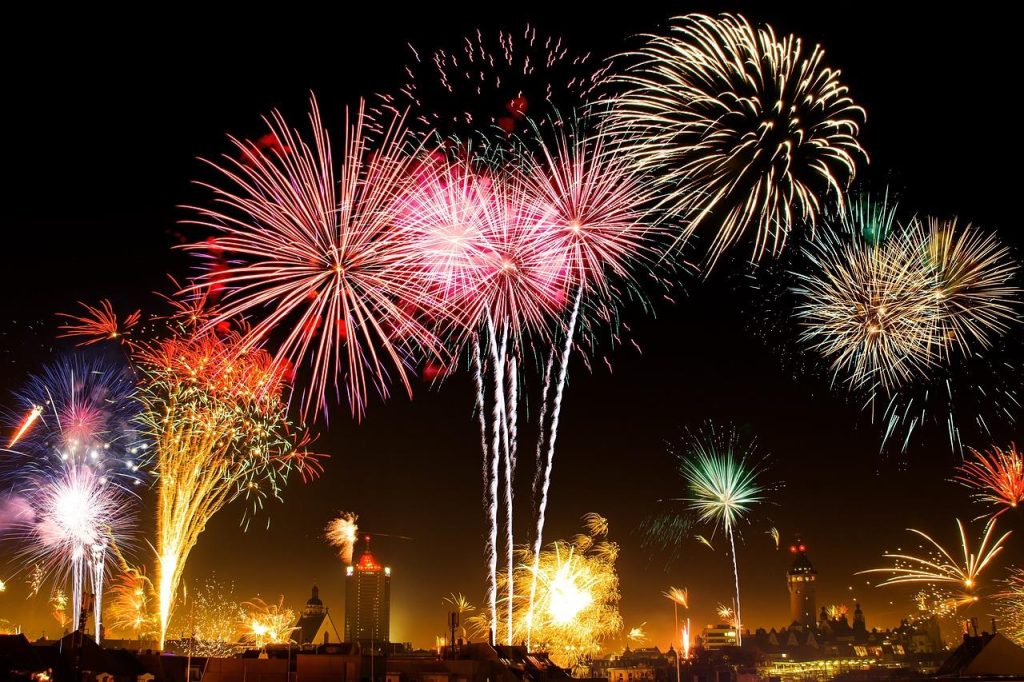 Spectaculair vuurwerk assortiment bij Vuurwerkdumper Leiderdorp met kleurrijke effecten en knallers voor Roelofarendsveen